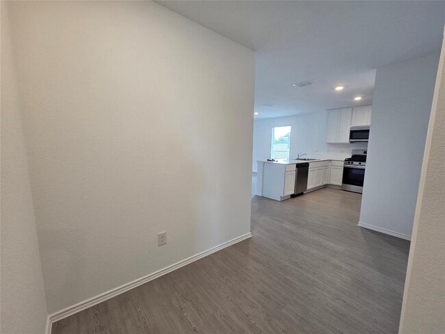 Building Photo - 12920 Eastland Dr