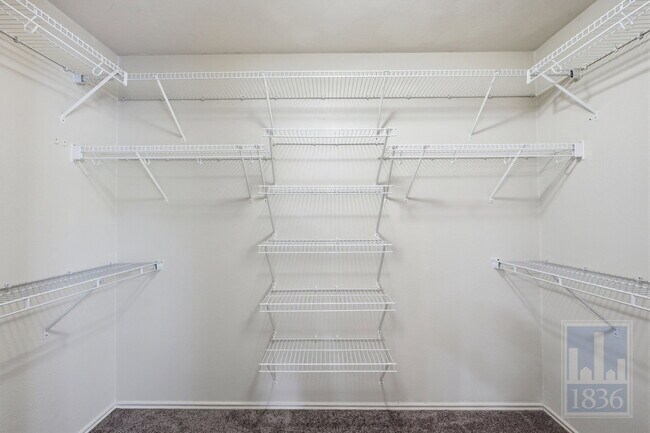 Building Photo - 1506 Fort LLoyd Pl