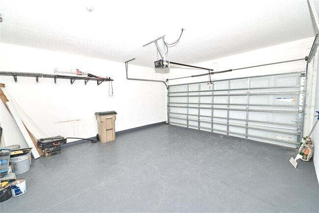 Building Photo - 13565 Fountainbleau Dr