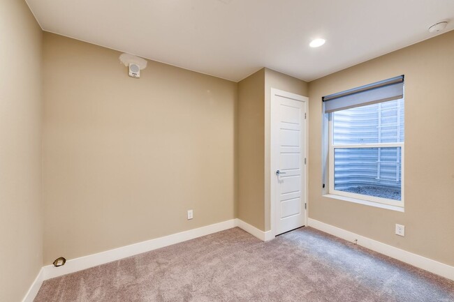 Building Photo - New Construction 3 Bedroom Townhomes for Rent