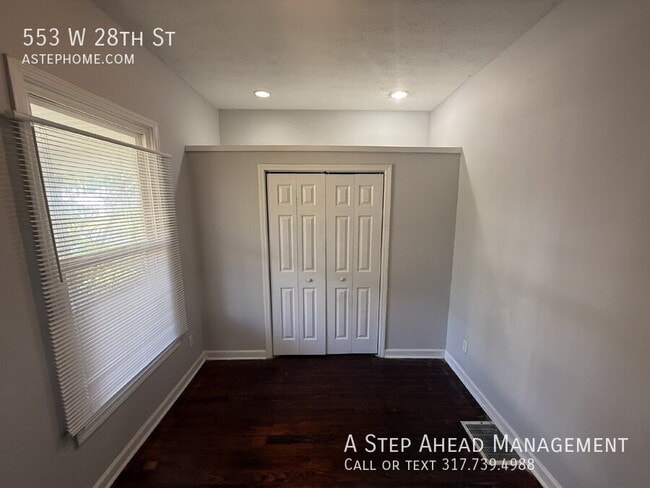 Building Photo - 553 W 28th St