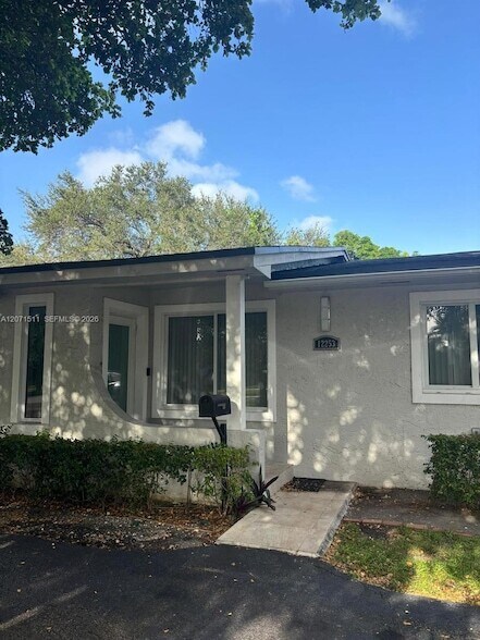 Building Photo - 12253 SW 82nd Ave