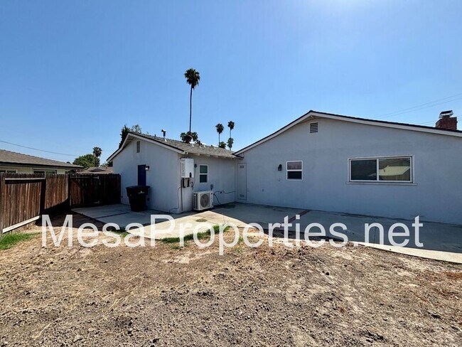 Building Photo - 3662 Chateau Ct
