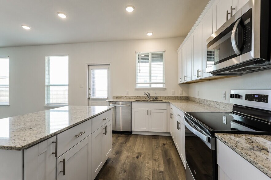 Building Photo - 1541 Golden Wheat