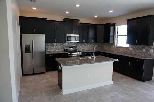 Building Photo - 15078 Purple Martin St