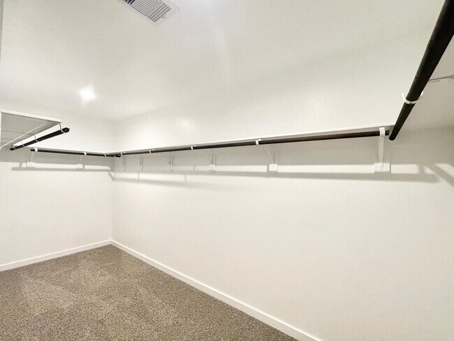 Building Photo - 30007 Foxtail Pne Ct