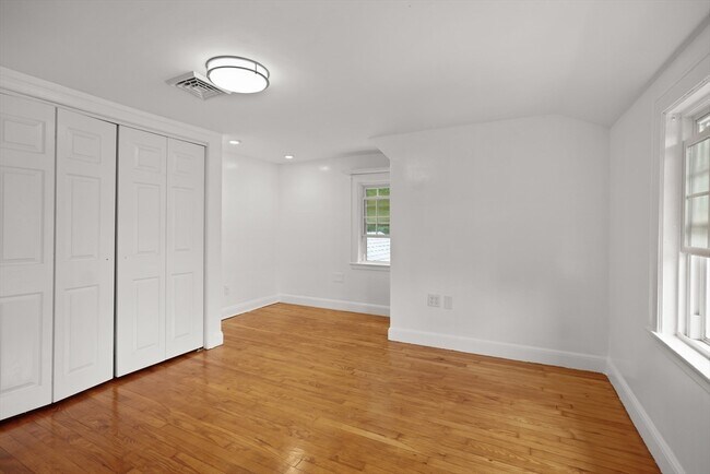 Building Photo - 334 Walpole St