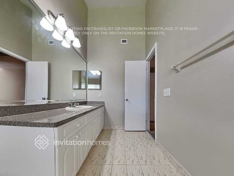 Building Photo - 8600 SW 140th Terrace