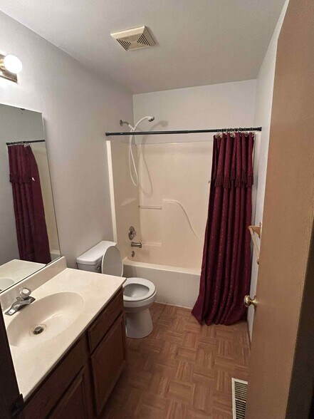 Building Photo - 432 Omar Ct