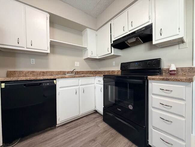 Building Photo - 3450 Spottswood Ave