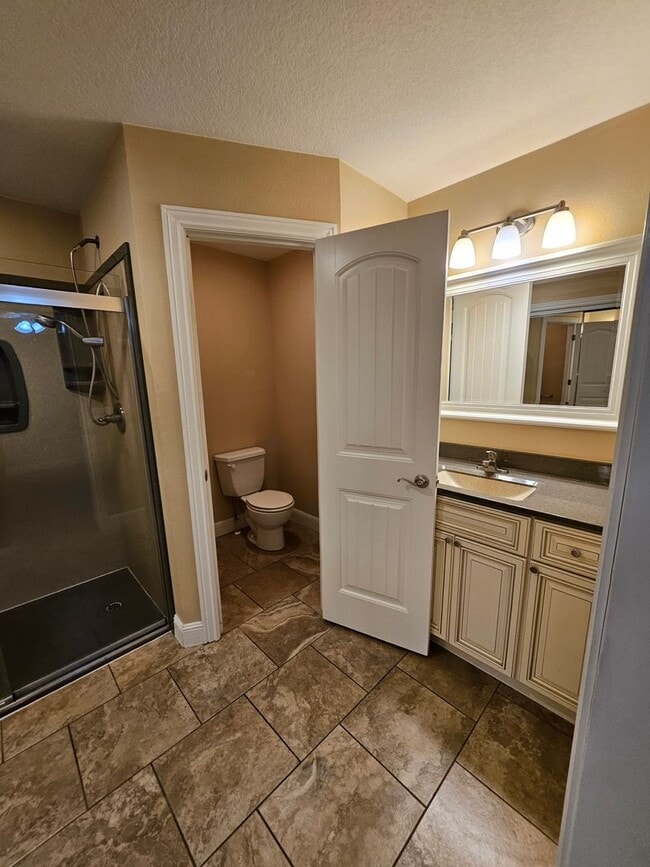 Building Photo - 3 Bedroom 2 Bath 2 Car Garage House.  Walking Distance to the Medical School