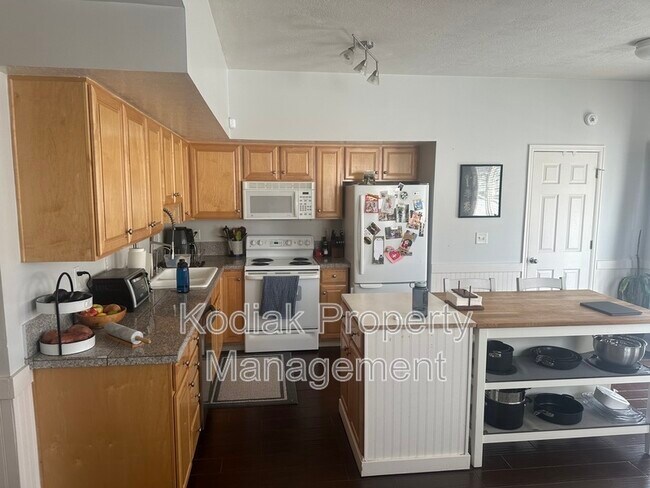 Building Photo - 153 N Bamberger Rd E