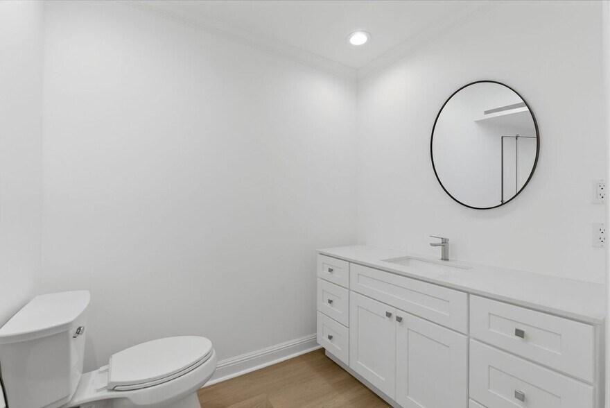 Building Photo - 309 Melrose Ave