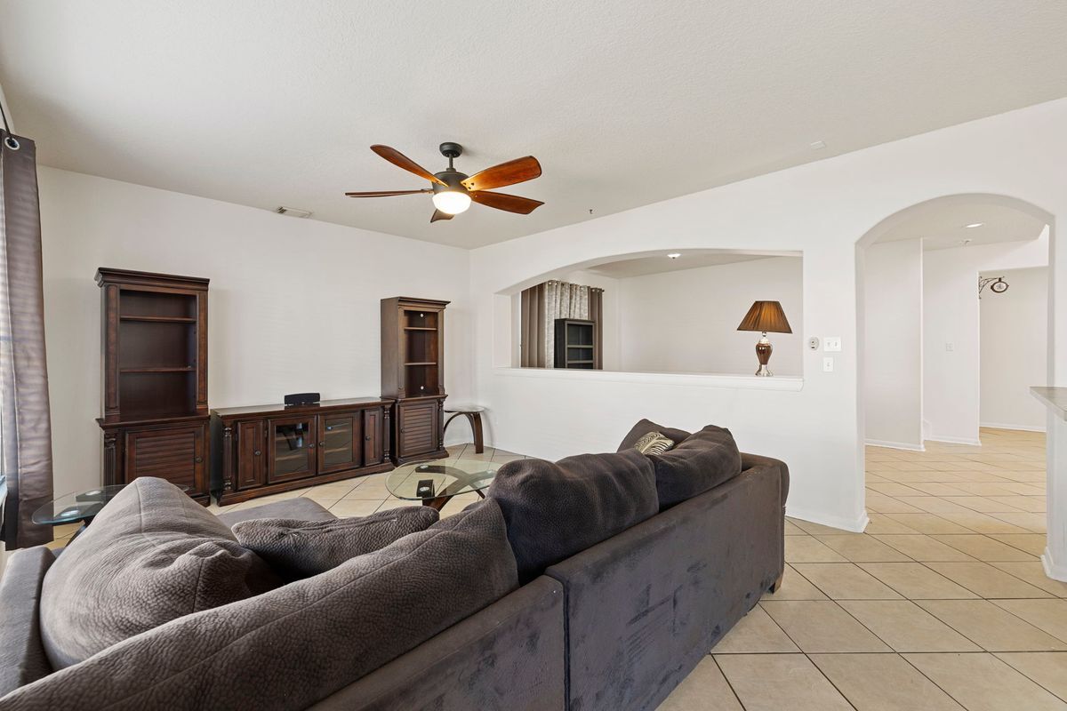 Building Photo - 26122 Parkman Grove Dr
