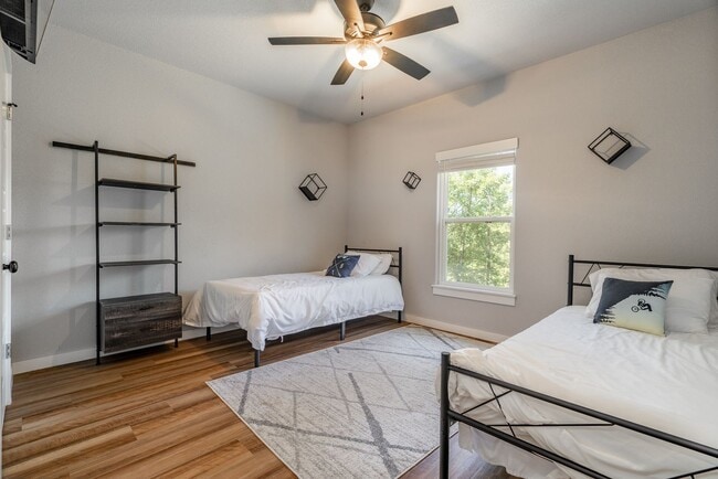 Building Photo - Nearly New Bella Vista Home Nestled in Ultimate Privacy! Furnished options available!