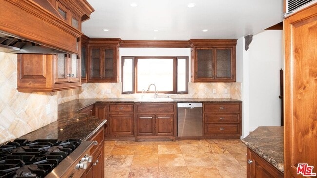 Building Photo - 12841 Landale St