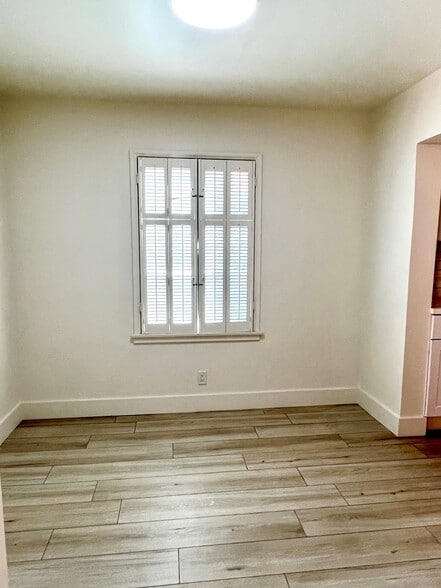 Extra Breakfast room - 1115 S La Peer Dr