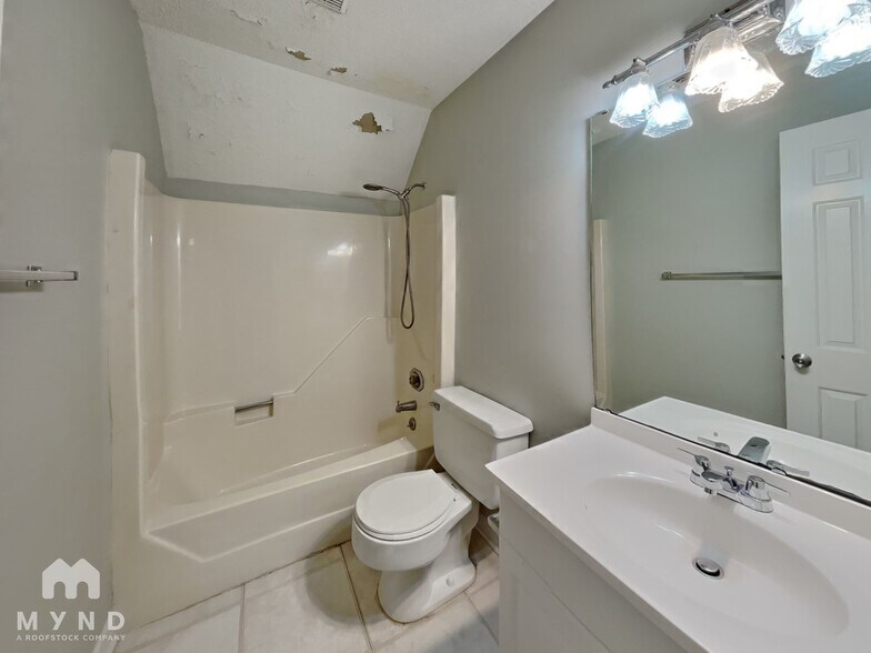 Building Photo - 25 Camelia Dr