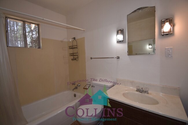 Building Photo - 11363 Cedar Ridge Dr