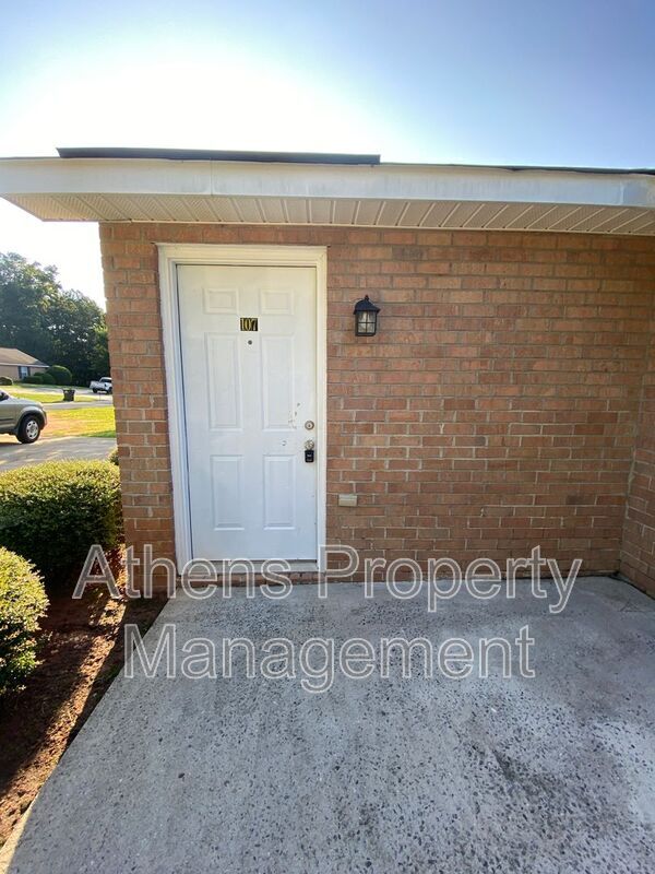Building Photo - 107 Cameron Ct