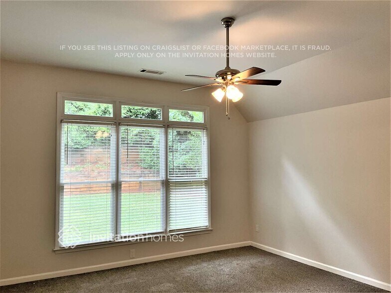 Building Photo - 1035 Fairview Club Cir