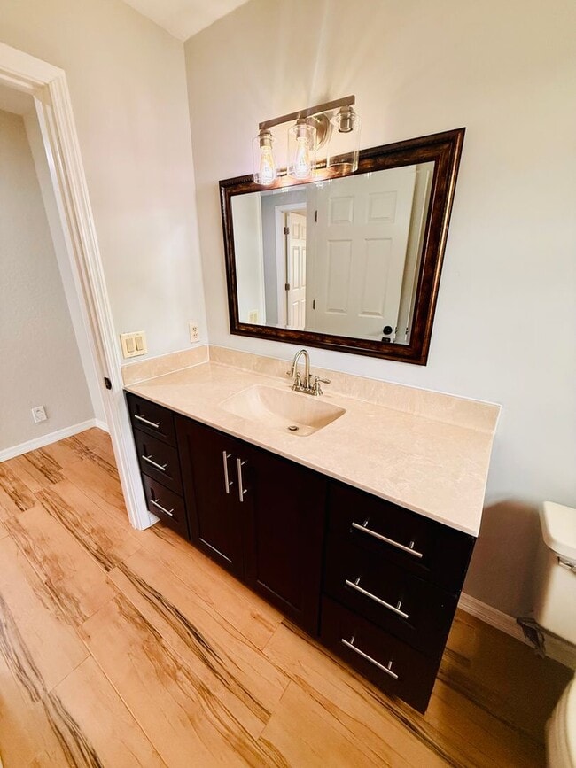 Building Photo - Boater's Dream: 4/2.5/3CG home in exclusiv...