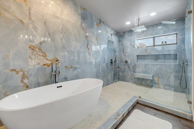 Building Photo - 1707 N Peninsula Ave