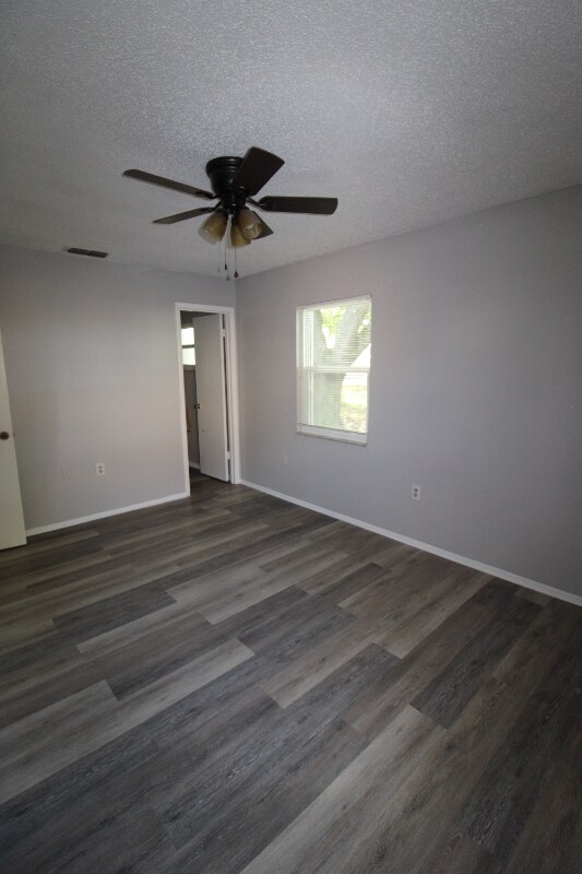 Building Photo - 2105 Blossom Ct