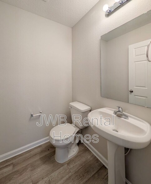 Building Photo - 8730 Free Ave