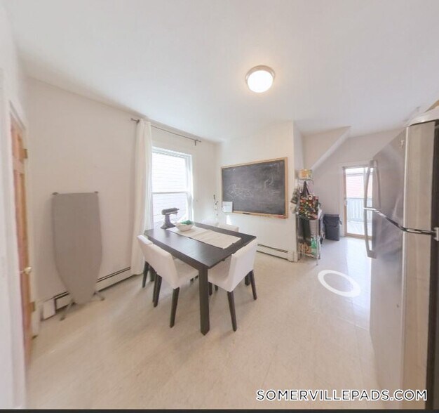 Building Photo - 339 Beacon St