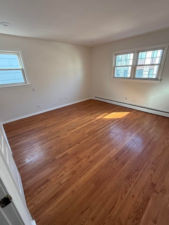 Building Photo - 79 Paterson St