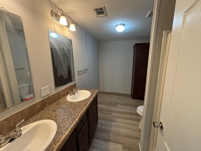 Building Photo - 3266 Jacqueline Dr