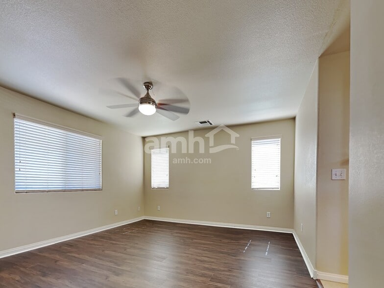 Building Photo - 10427 Sweet Juliet St