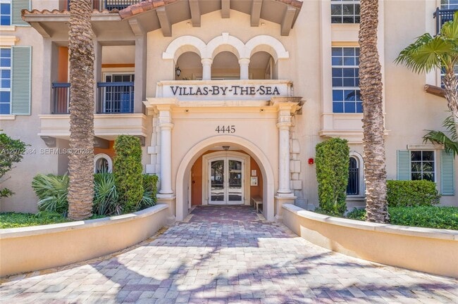 Building Photo - 4445 El Mar Dr