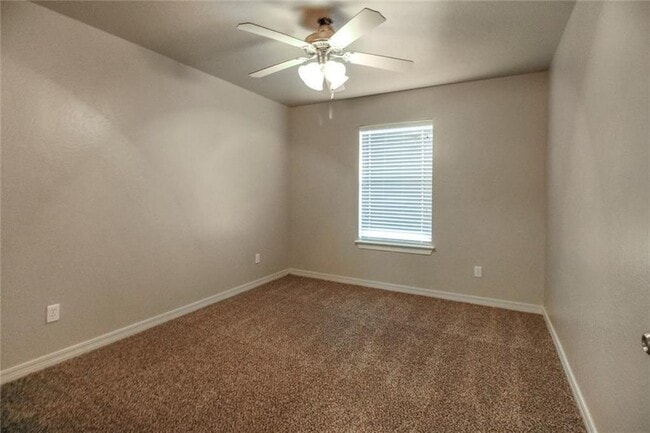 Building Photo - Beautiful 4 + Bedroom Home in Gated North ...