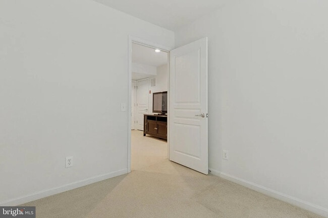 Building Photo - 204 Hudson Dr