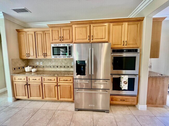 Building Photo - 3381 Black Oak Dr