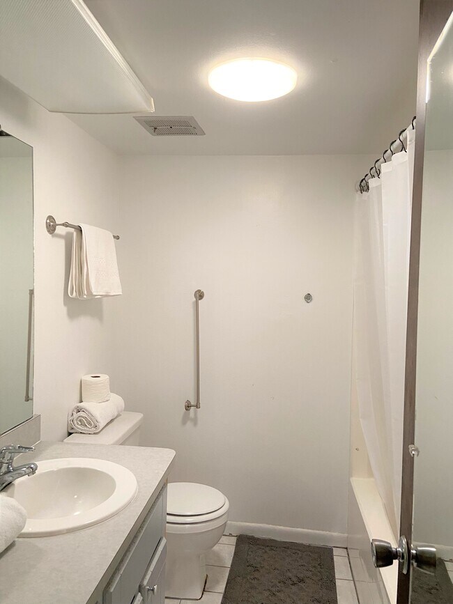 Building Photo - 11352 Summerwinds Ct