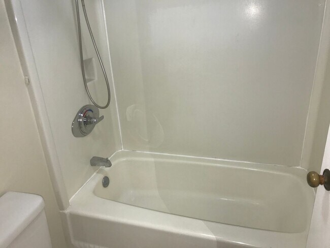 Building Photo - Pearl II - Ground Floor Unit, with large lanai, covered/secured parking, washer/dryer in unit, te...