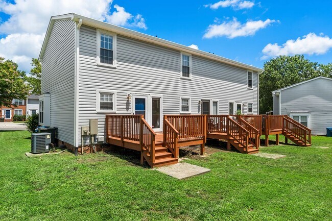 Building Photo - 8 Hayti Ln