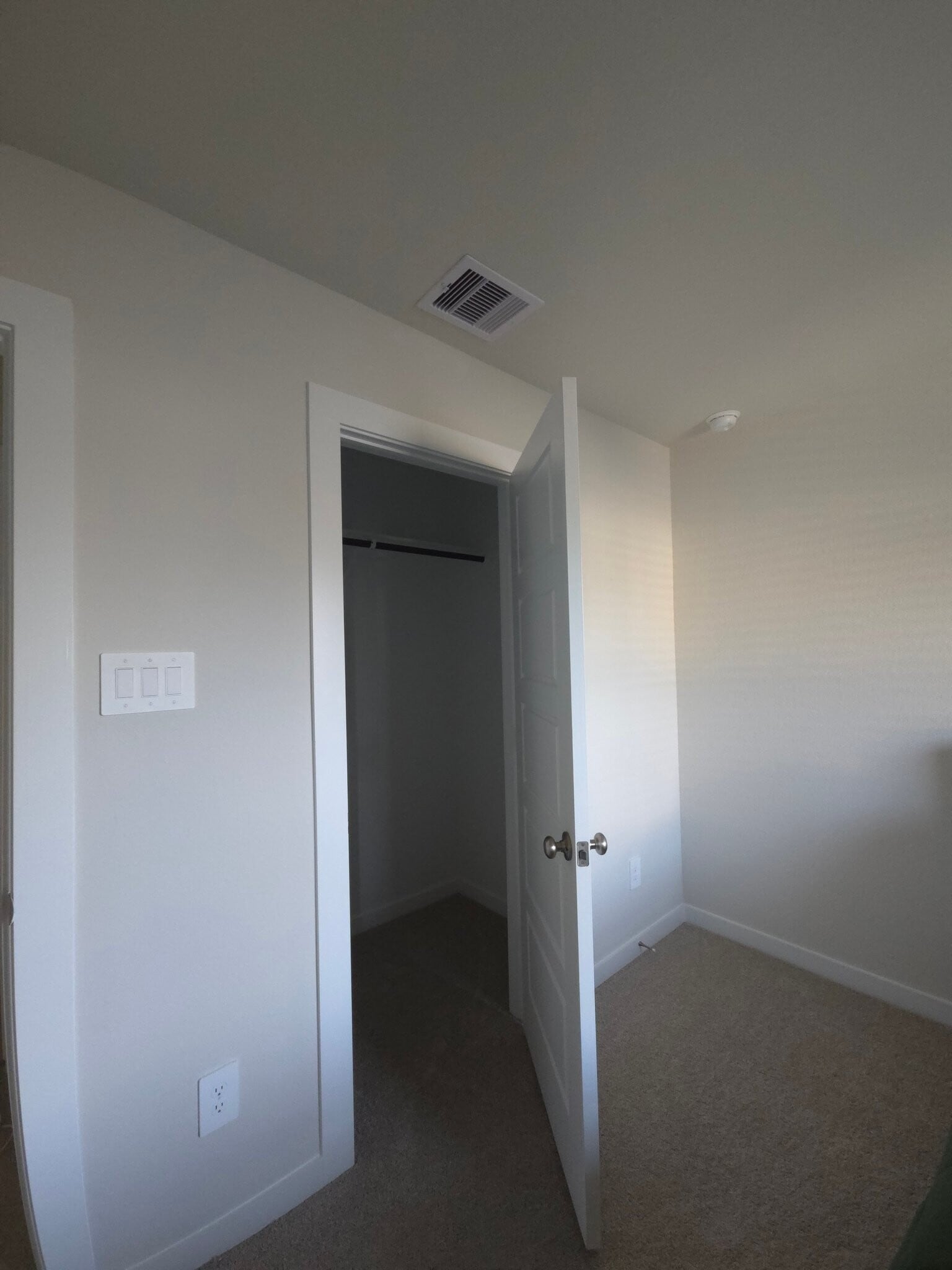 Building Photo - 2502 Serrano Plns Trl