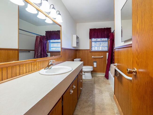 Building Photo - 5651 Aetna Ave SE