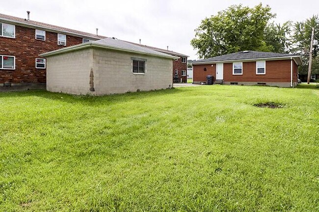 Building Photo - 4801 Oak Park Dr