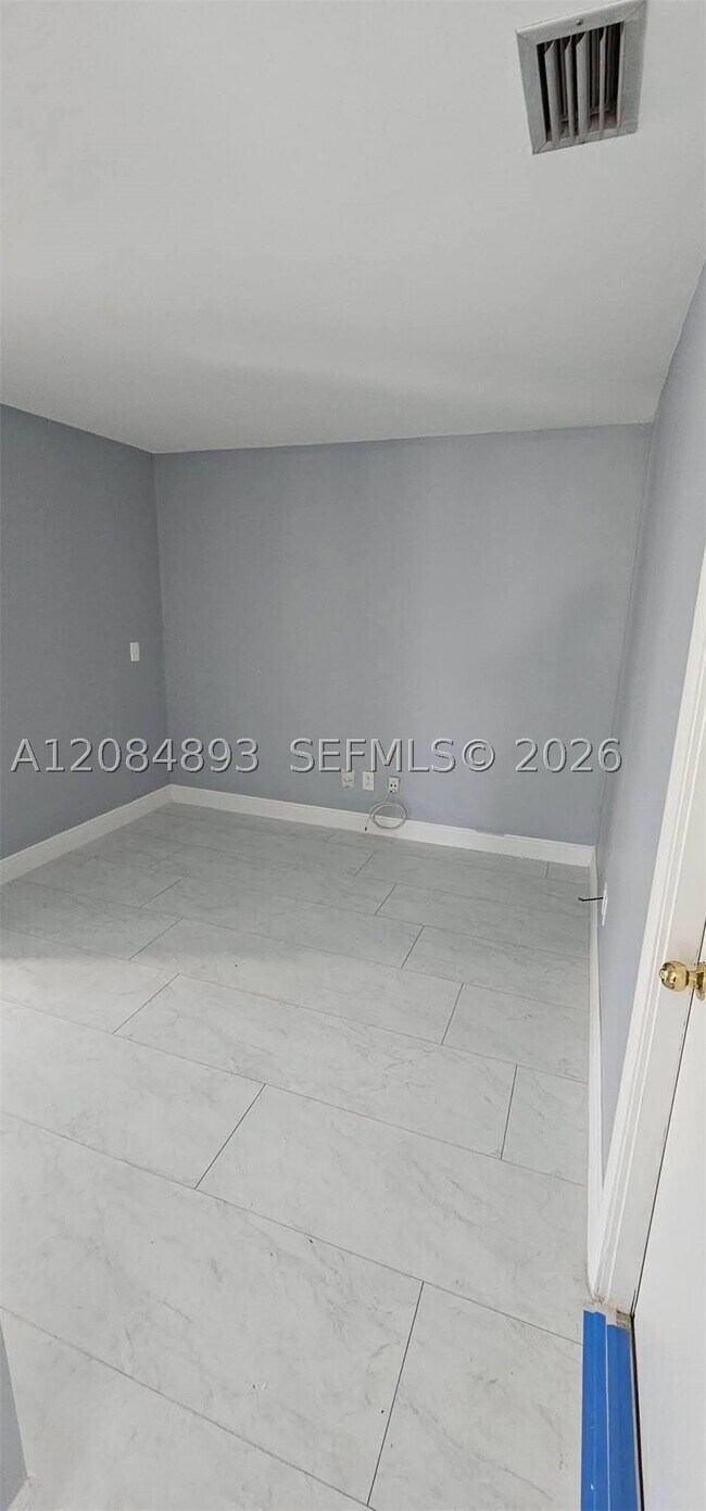Building Photo - 442 NE Elmore St