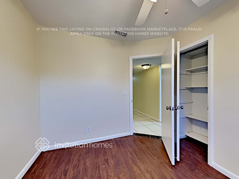 Building Photo - 4725 NW 2nd Ct