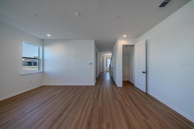 Building Photo - 1850 Falconhurst Ln