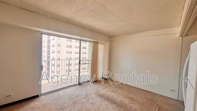 Building Photo - 2440 Kuhio Ave.