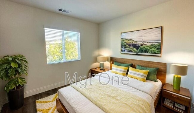 Building Photo - 1784 Julie Dr