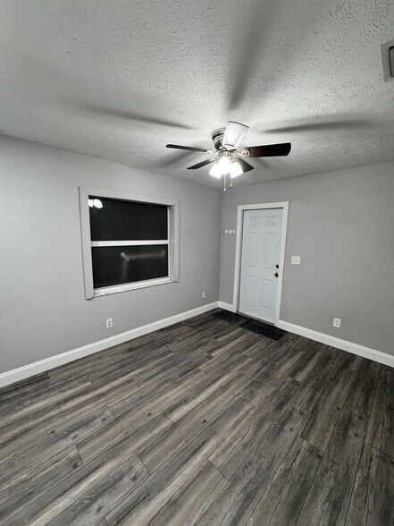 Entrance Door - 7724 Brettonwood Dr