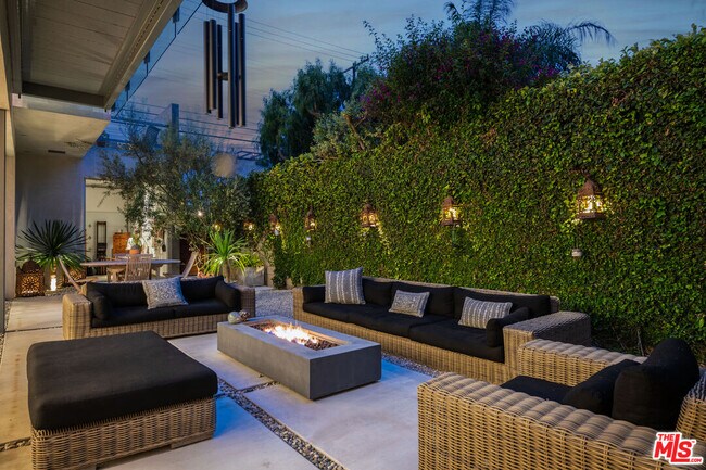 Building Photo - 716 Brooks Ave